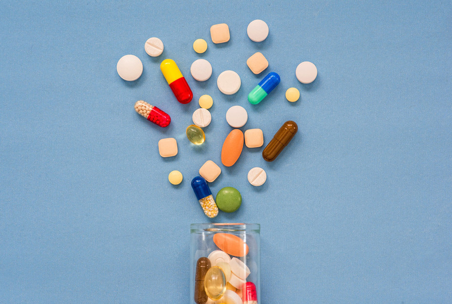 天然色素は医薬品に使用されています。