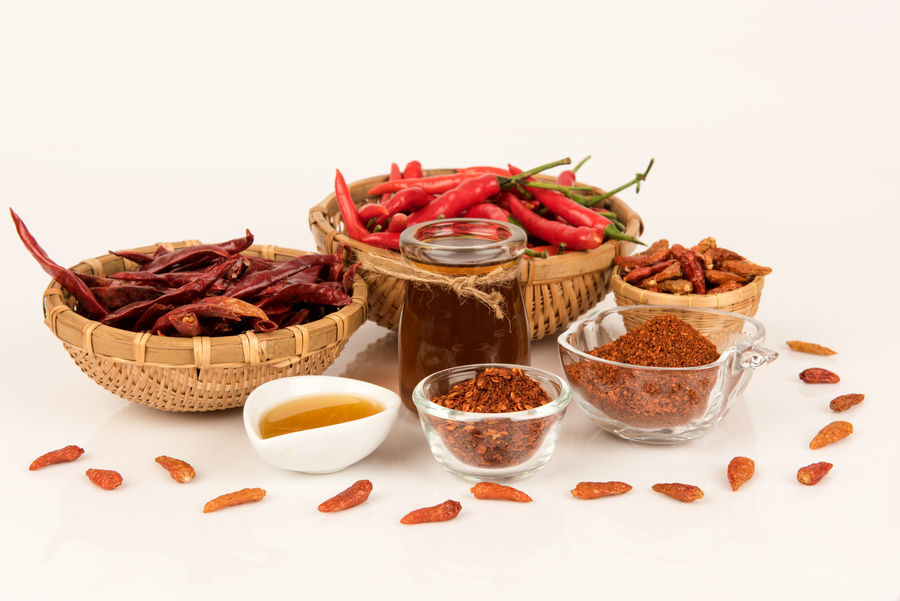 Capsicum sources include fresh chilis, chili powder, and chili oleoresin.